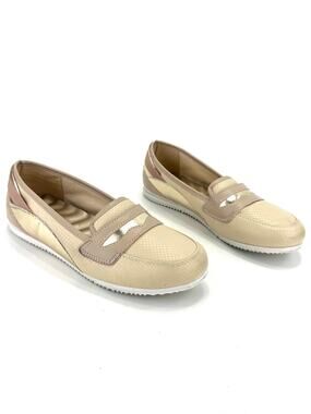 Cushion Walk by Avon Women Penny Loafer/Flats Size 8 Tan Comfort Casual Shoe